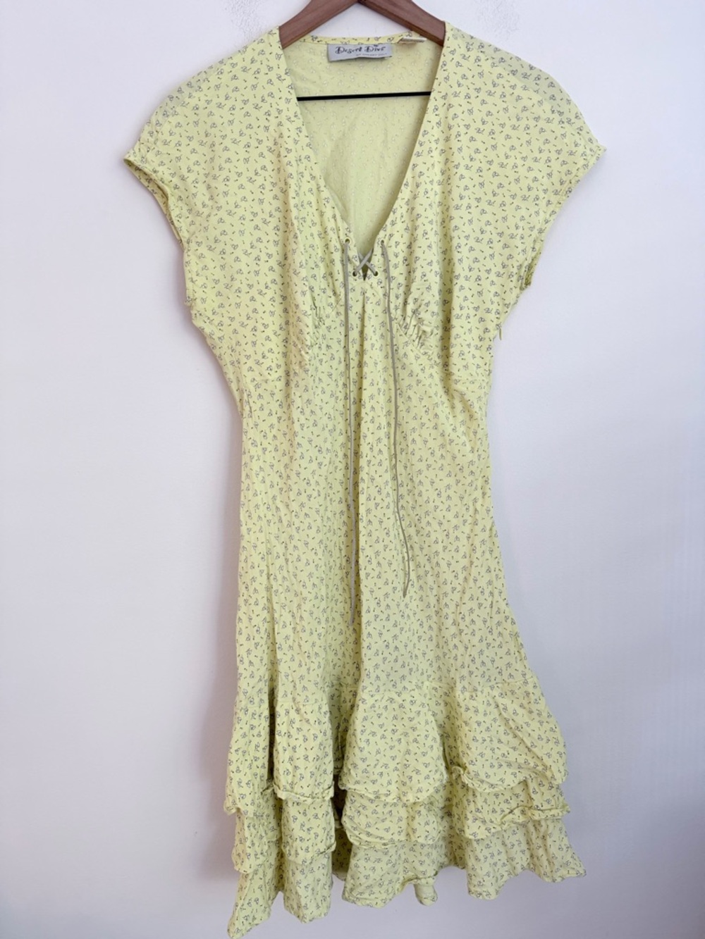 Desert Diva Sherry Holt yellow novelty tie front dress ruffle vintage prairie L